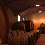 particolare delle botti grandi per l'affinamento del Barolo tradizionale